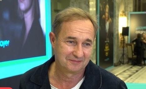 Marek Kalita z żoną Aleksandrą Popławską i córkami, Natalią i Antoniną, w domowym, rodzinnym otoczeniu.